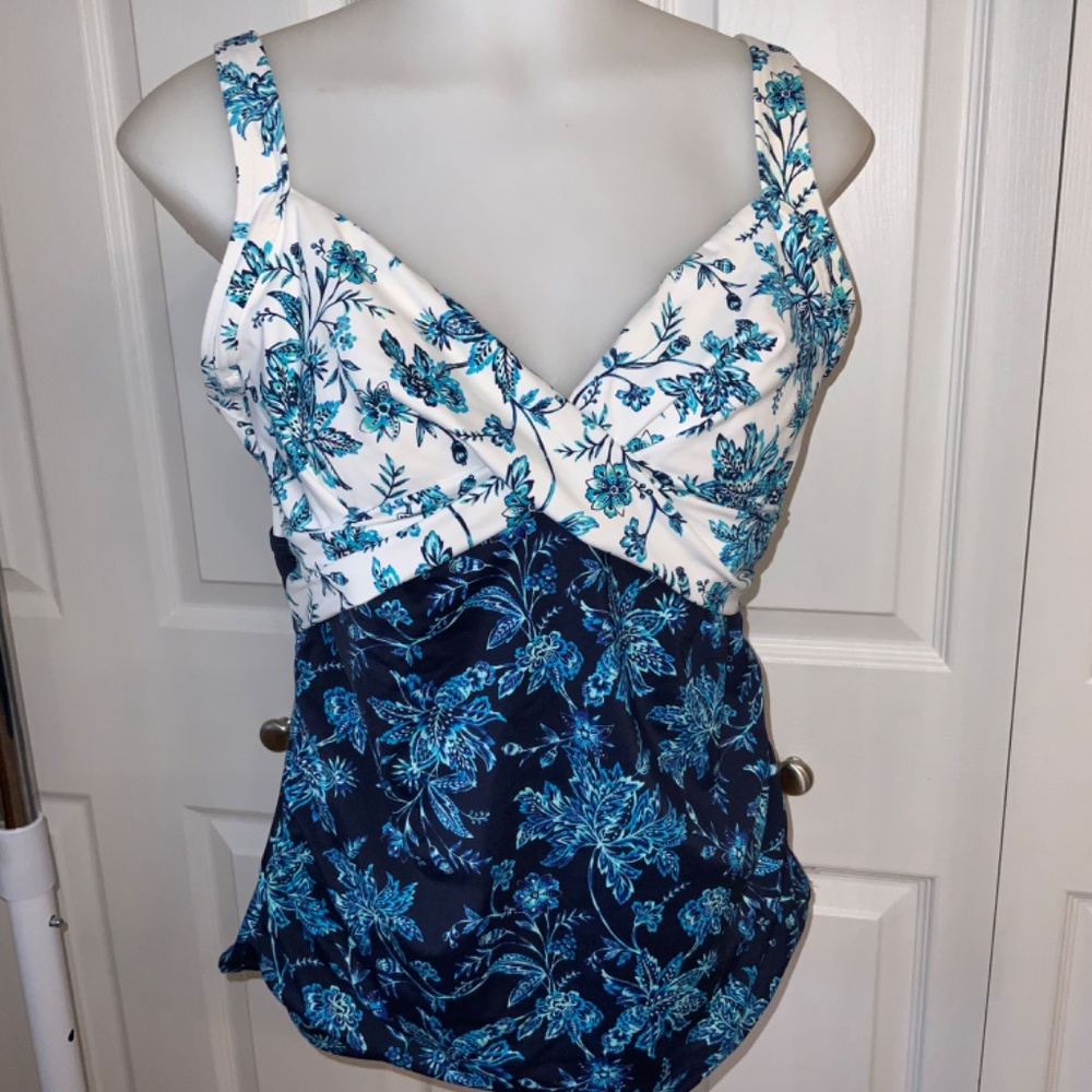 Land’s End Standard V wrap Tankini underwire navy white Jacobean multi SZ10